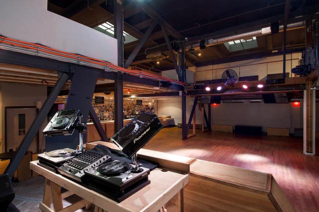 Showcase the unique personality of your company, organization or art in our space.
